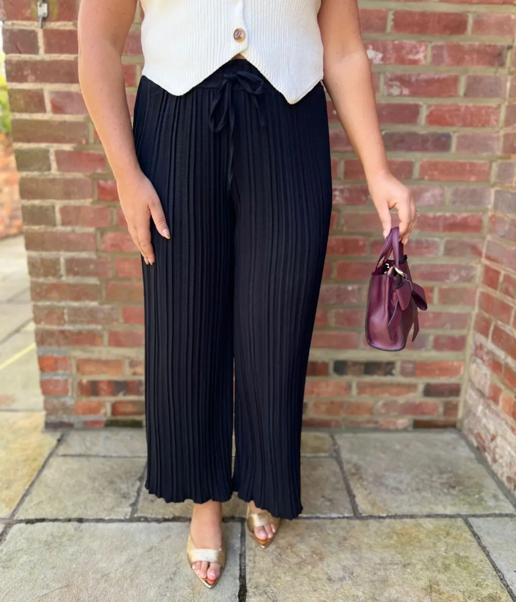 Black Pleated Trousers